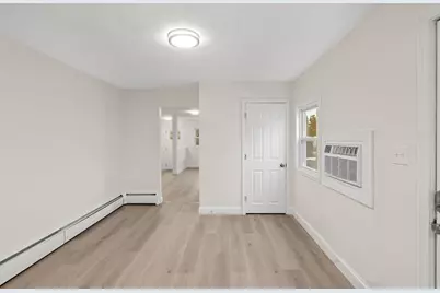 27 Bunker Hill Ave, Lowell, MA 01850 - Photo 18