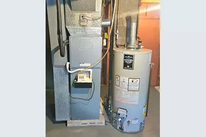 54 Greenbrier Dr, New Bedford, MA 02745 - Photo 14