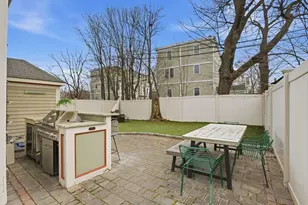 125 Wrentham St, Boston, MA 02124 - Photo 16