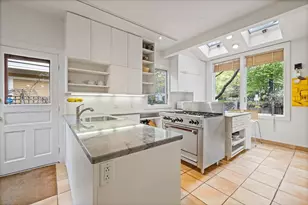 14 Linnaean St, Cambridge, MA 02138 - Photo 2