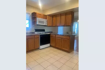 3 Hawkes St #2, Marblehead, MA 01945 - Photo 2