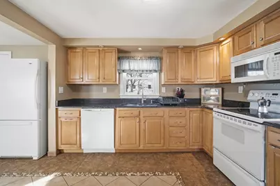 22 Cooley St, Agawam, MA 01001 - Photo 12