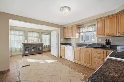 22 Cooley St, Agawam, MA 01001 - Photo 10