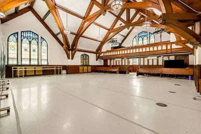 32 Lowell St, Reading, MA 01867 - Photo 2