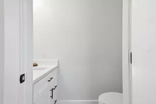 21 Tremont St, Stoneham, MA 02180 - Photo 16