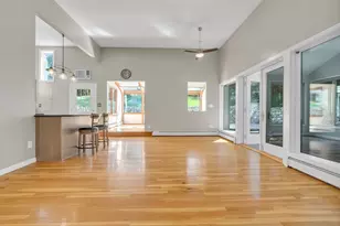 606A Springs Rd, Bedford, MA 01730 - Photo 8