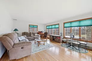 24 E View Dr, Agawam, MA 01030 - Photo 4