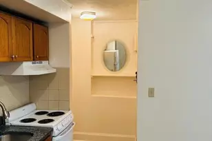 195 Thomas Burgin Pkwy, Quincy, MA 02169 - Photo 8