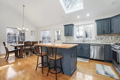 2 Linden St, Hudson, MA 01749 - Photo 12