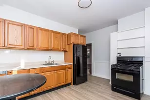 32 Warwick Rd, Newton, MA 02465 - Photo 2