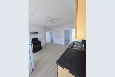 850 County St #3, New Bedford, MA 02721 - Photo 2