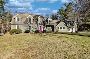 207 Oakridge Rd, Plaistow, NH 03085 - Photo 2