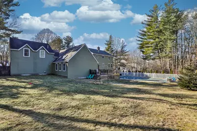 207 Oak Ridge Rd, Plaistow, NH 03085 - Photo 6