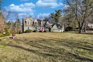 207 Oakridge Rd, Plaistow, NH 03085 - Photo 1