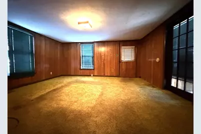 386 June St, Worcester, MA 01602 - Photo 8