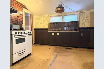 386 June St, Worcester, MA 01602 - Photo 4