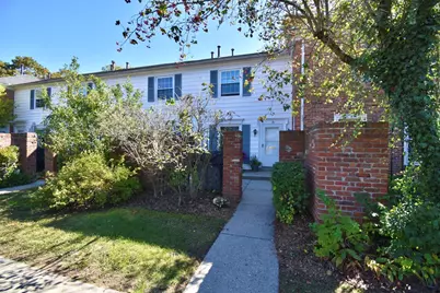 15 Yorktown Dr #15, Springfield, MA 01106 - Photo 2