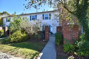 15 Yorktown Dr, Springfield, MA 01106 - Photo 2