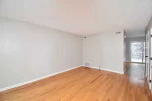 15 Yorktown Dr, Springfield, MA 01106 - Photo 12