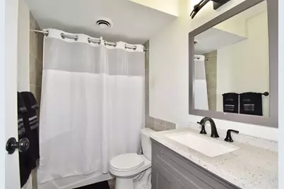 15 Yorktown Dr #15, Springfield, MA 01106 - Photo 8