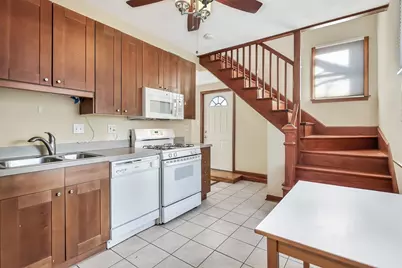 11 Warwick St #3, Lowell, MA 01851 - Photo 6