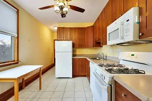 11 Warwick St, Lowell, MA 01851 - Photo 4