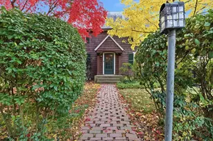 12 Gray Gardens W, Cambridge, MA 02138 - Photo 4