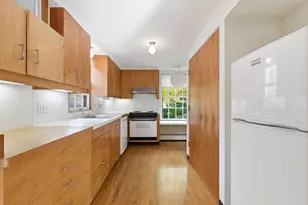 12 Gray Gardens W, Cambridge, MA 02138 - Photo 16