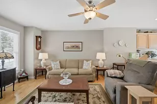 5 Olde Plns Holw, South Hadley, MA 01075 - Photo 4