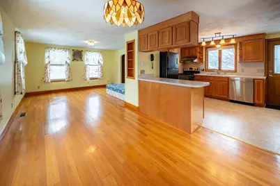 128 Ann St, Chicopee, MA 01020 - Photo 8