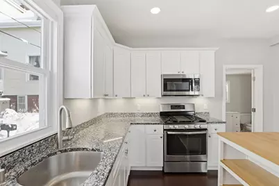 15 Brooks St, Medford, MA 02155 - Photo 18