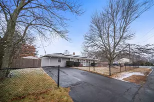 5 Debbie Rd, Brockton, MA 02302 - Photo 4