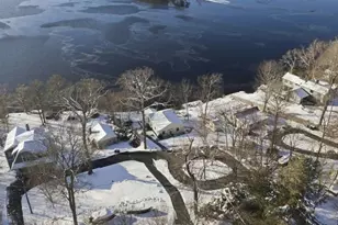 131 Hemlock Shore Rd, Lakeville, MA 02347 - Photo 2