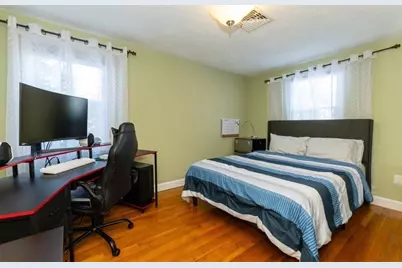 9 Bruce St, Burlington, MA 01803 - Photo 16