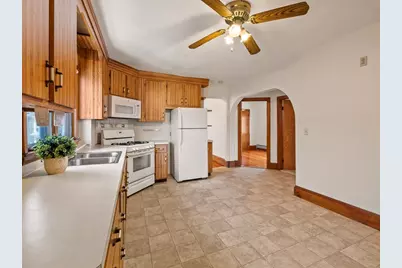 37 Wright #2, Medford, MA 02155 - Photo 2