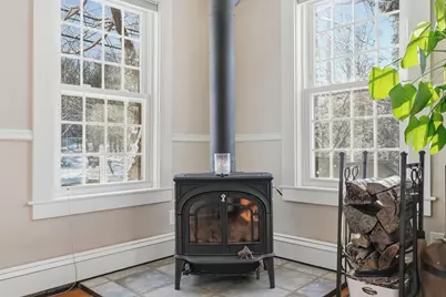 9 Elmwood St, Salisbury, MA 01952 - Photo 8