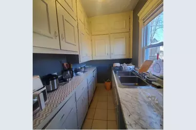 50 Hollywood St #2, Springfield, MA 01108 - Photo 2