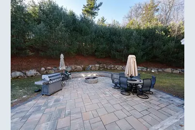 300 Crownshield Avenue, Uxbridge, MA 01569 - Photo 24