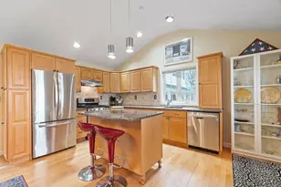 7 Brooksbie Rd, Bedford, MA 01730 - Photo 8