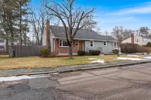 93 Patricia Ln, Weymouth, MA 02190 - Photo 2