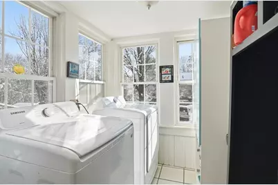 10 Franklin St, Medway, MA 02053 - Photo 18