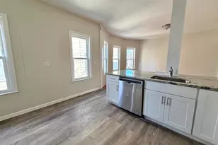 21 Oakland Ave, Everett, MA 02149 - Photo 6