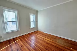 21 Oakland Ave, Everett, MA 02149 - Photo 12