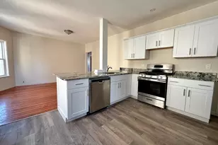 21 Oakland Ave, Everett, MA 02149 - Photo 2