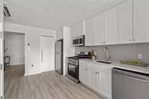 602 Canterbury, Boston, MA 02131 - Photo 10