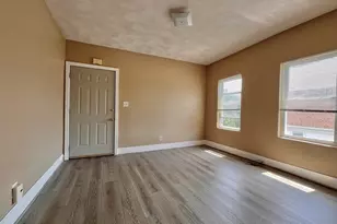 25 Oakland Ave, Everett, MA 02149 - Photo 6