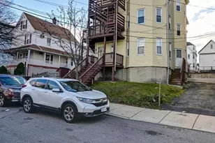 25 Oakland Ave, Everett, MA 02149 - Photo 12