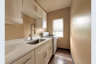 25 Oakland Ave #3R, Everett, MA 02149 - Photo 1