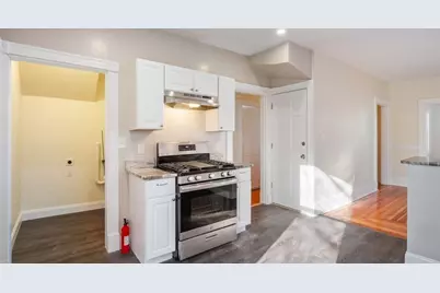 32 Robinson St #1, Boston, MA 02122 - Photo 4