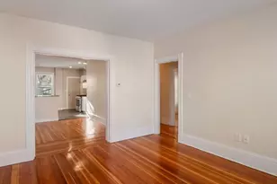 32 Robinson St, Boston, MA 02122 - Photo 10